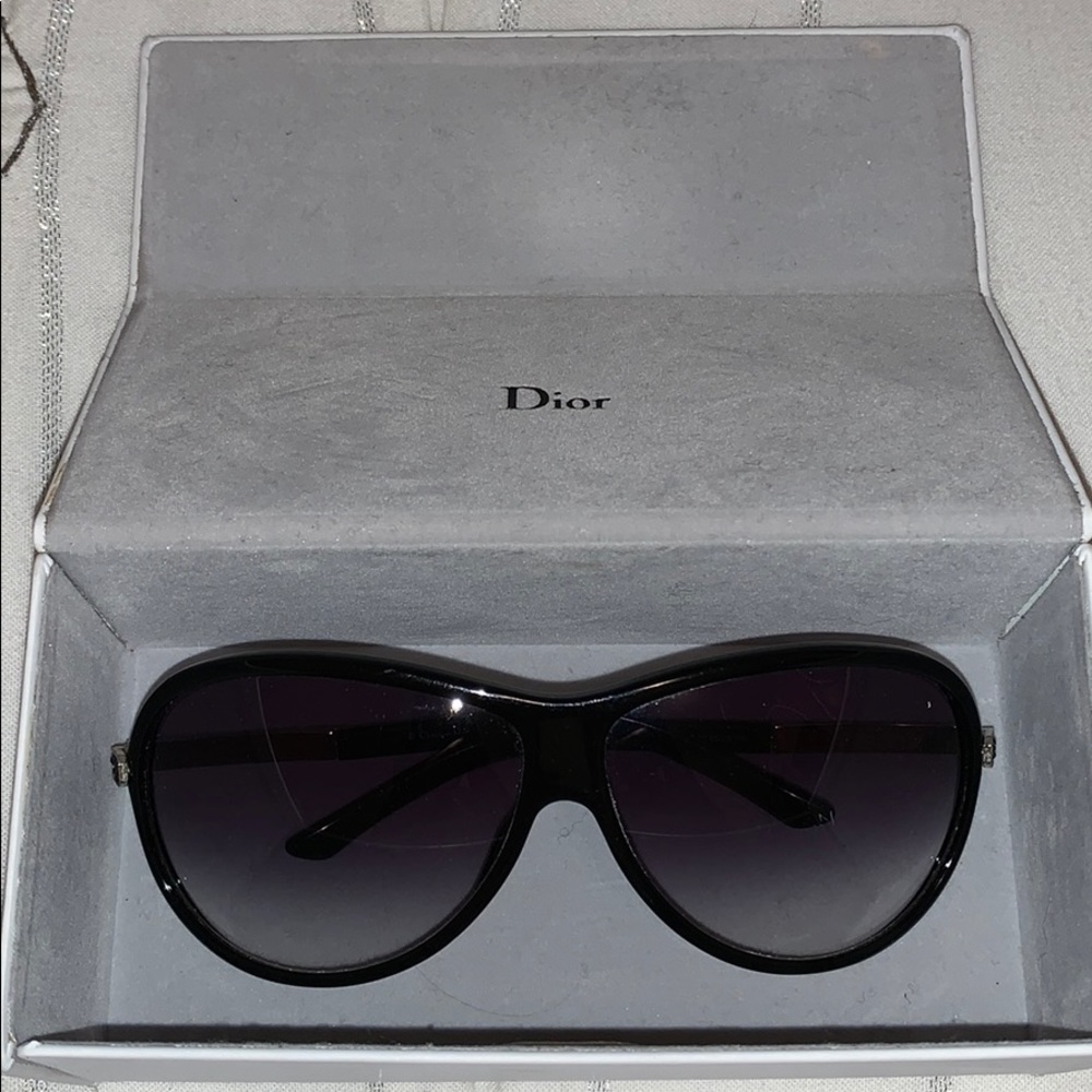 Dior aviators 🕶